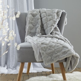 Catherine Lansfield Cosy Diamond 130cm x 170cm Throw